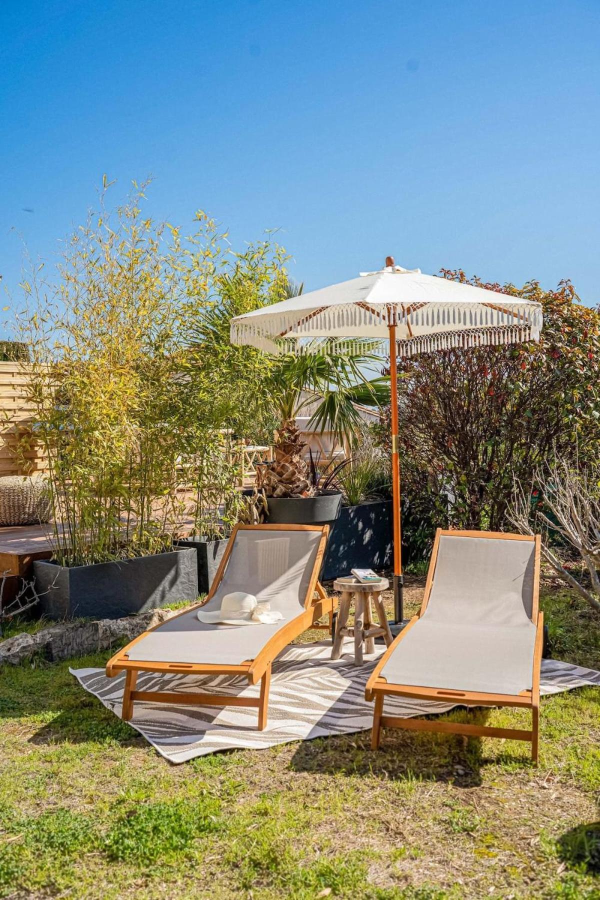 Logement Vue Mer Splendide - Situe A 50 Metres Du Bord De Mer Et 2 Minutes Des Plages - Bandolina Kültér fotó