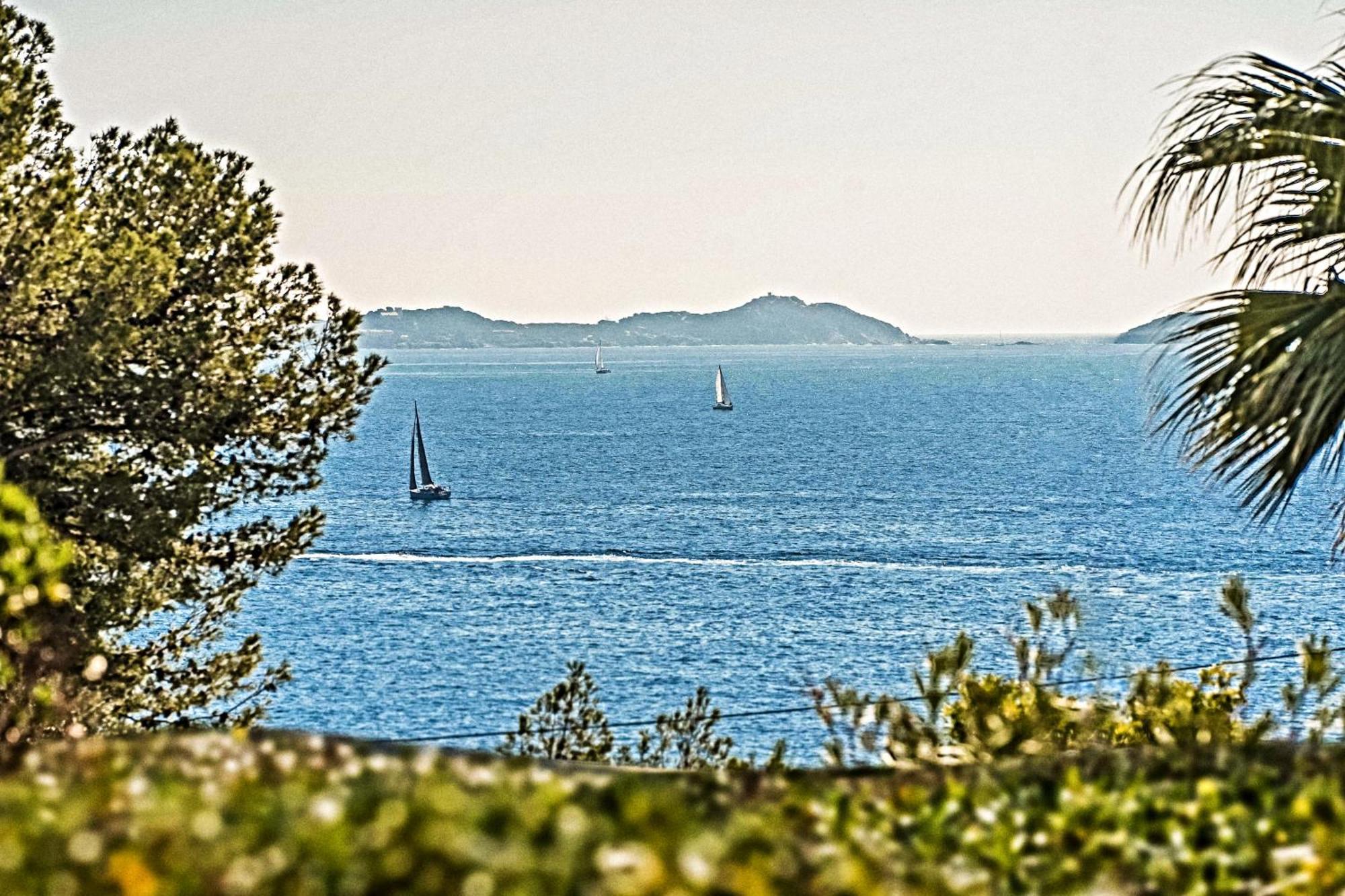 Logement Vue Mer Splendide - Situe A 50 Metres Du Bord De Mer Et 2 Minutes Des Plages - Bandolina Kültér fotó